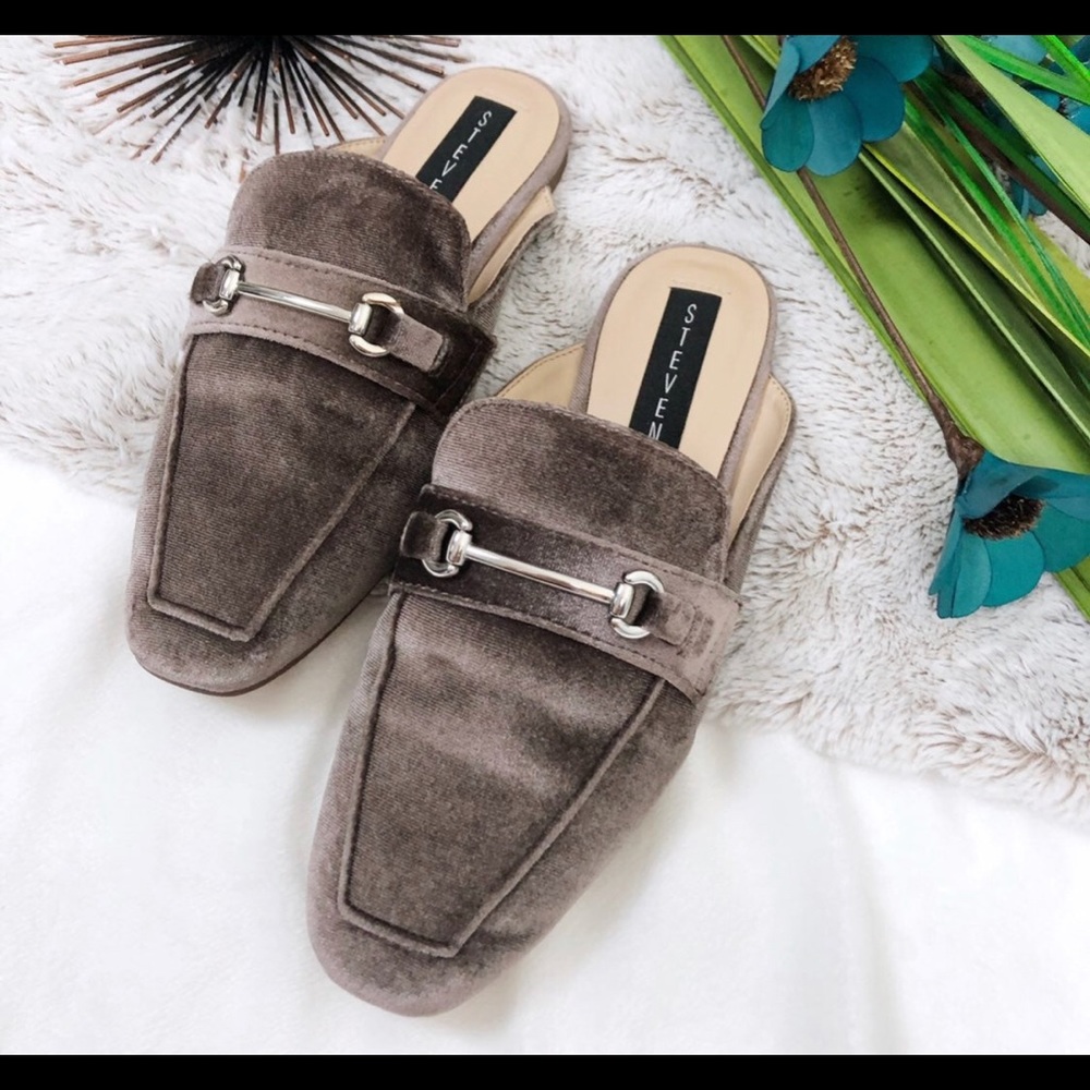 Steve by Steve Madden Royce Velvet Mule Slides